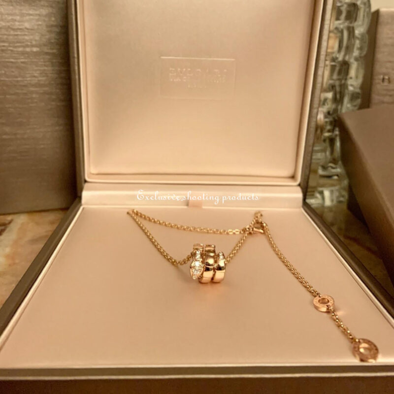 Bulgari Serpenti Viper 357794 pendant necklace in 18 kt rose gold set with demi-pavé diamonds 8