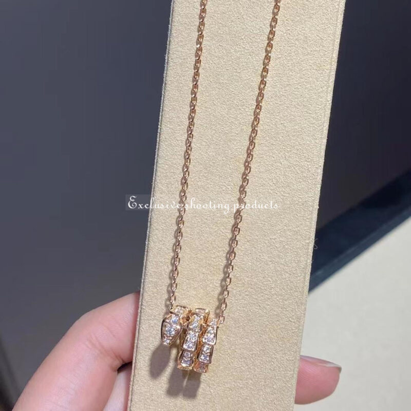 Bulgari Serpenti Viper 357795 pendant necklace in 18 kt rose gold set with pavé diamonds 9