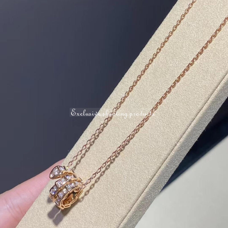 Bulgari Serpenti Viper 357795 pendant necklace in 18 kt rose gold set with pavé diamonds 8