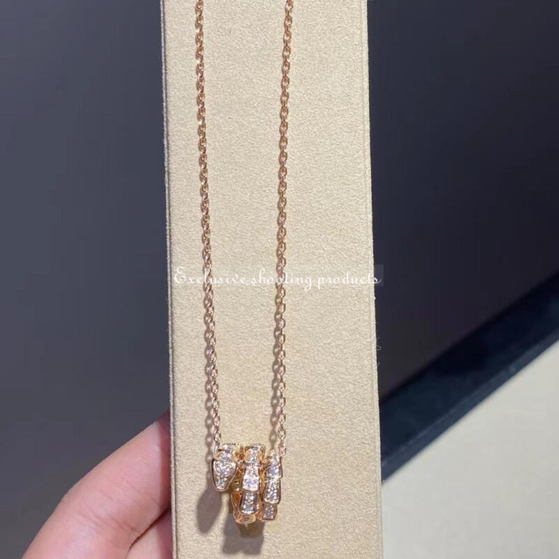 Bulgari Serpenti Viper 357795 pendant necklace in 18 kt rose gold set with pavé diamonds 7