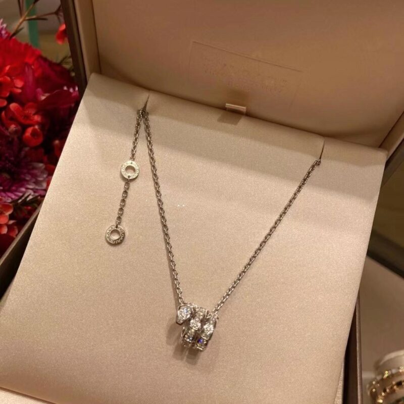 Bulgari Serpenti Viper 357796 pendant necklace in 18 kt white gold set with pavé diamonds 3