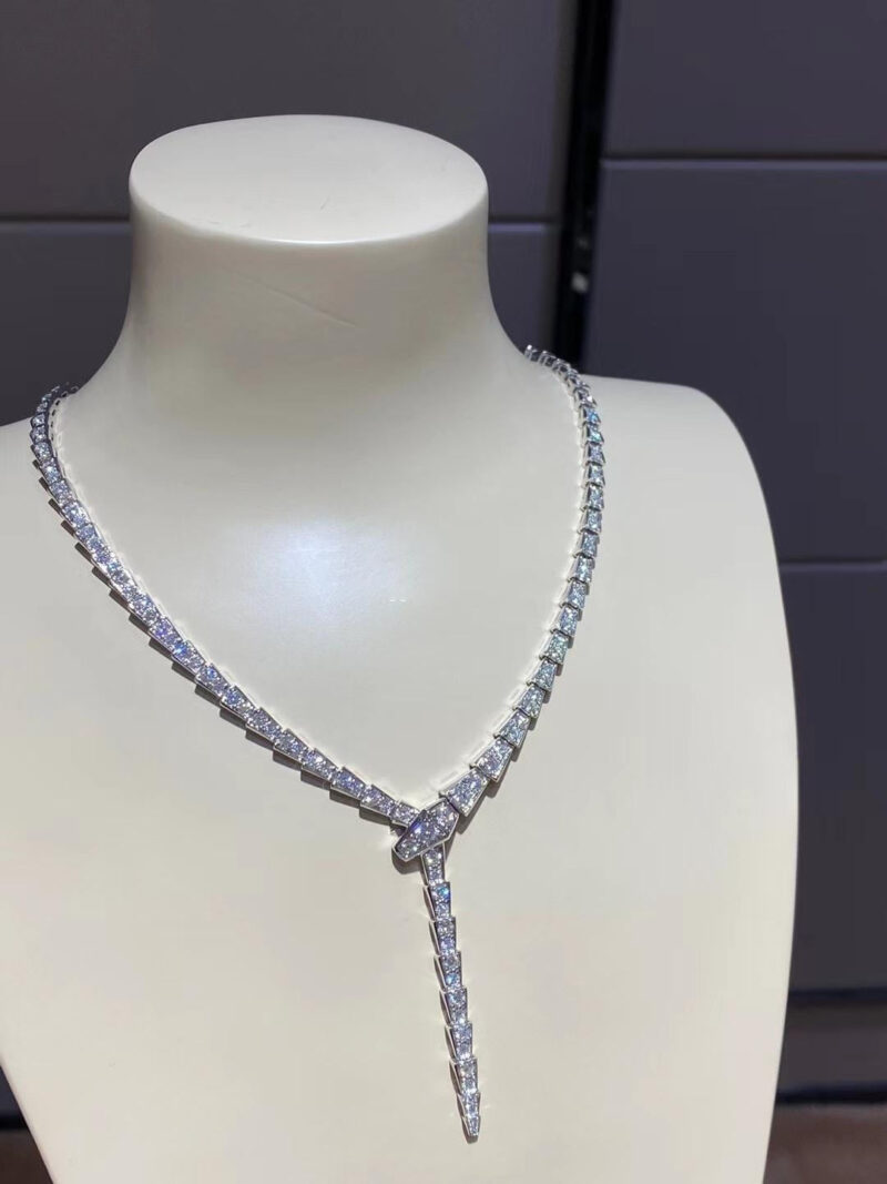 Bulgari Serpenti 351090 Viper slim necklace in 18 kt white gold set with full pavé diamonds 7