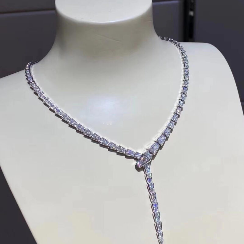 Bulgari Serpenti 351090 Viper slim necklace in 18 kt white gold set with full pavé diamonds 13