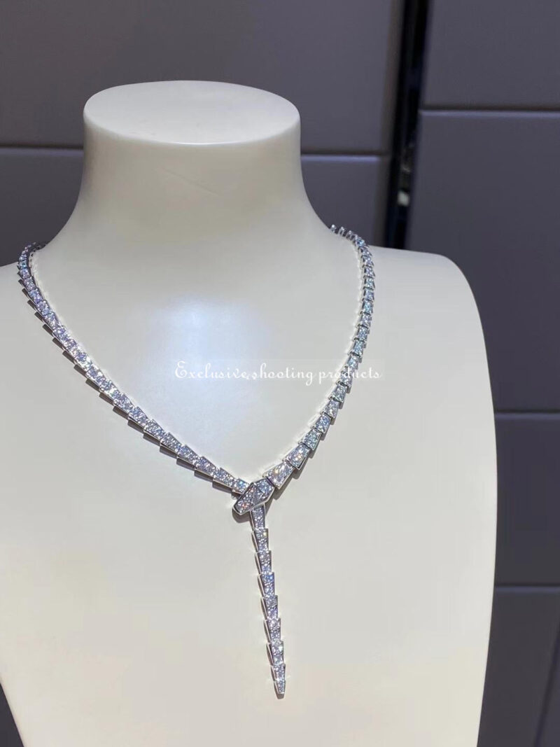 Bulgari Serpenti 351090 Viper slim necklace in 18 kt white gold set with full pavé diamonds 11