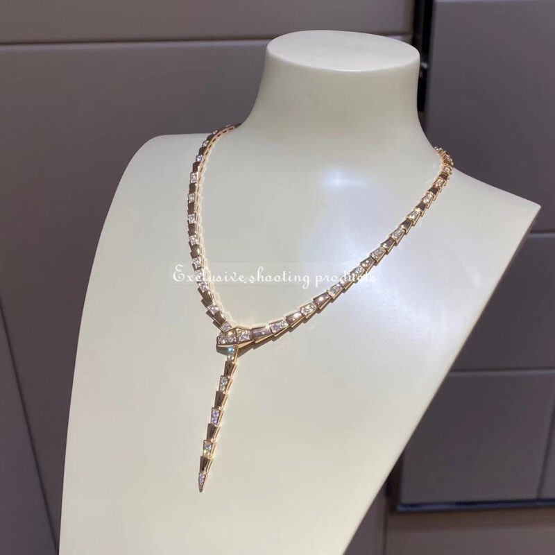 Bulgari Serpenti Viper 353037 thin necklace in 18 kt rose gold set with demi pavé diamonds 4