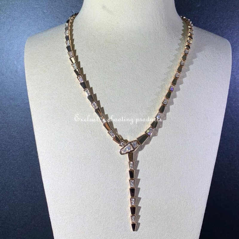 Bulgari Serpenti Viper 353037 thin necklace in 18 kt rose gold set with demi pavé diamonds 7