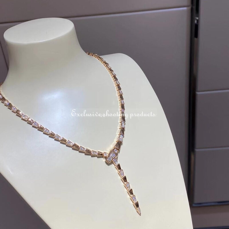 Bulgari Serpenti Viper 353037 thin necklace in 18 kt rose gold set with demi pavé diamonds 5