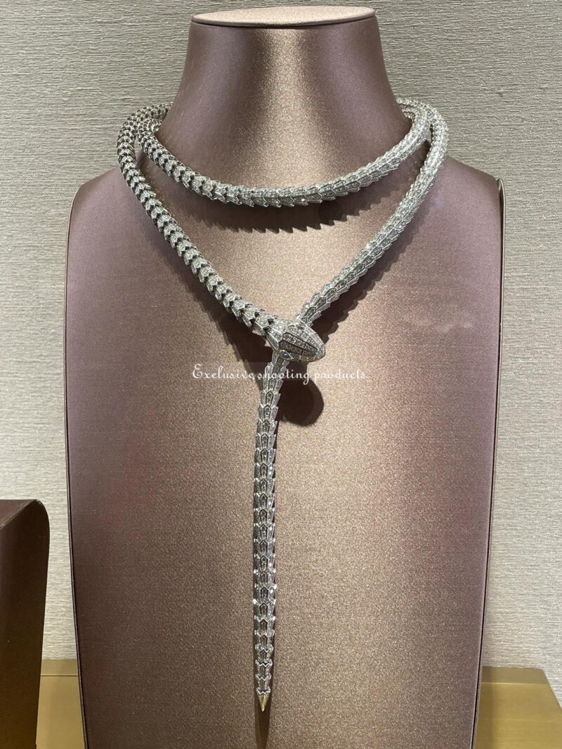 Bulgari Serpenti 261226 necklace in white gold paved diamond luxury necklace high jewelry 3