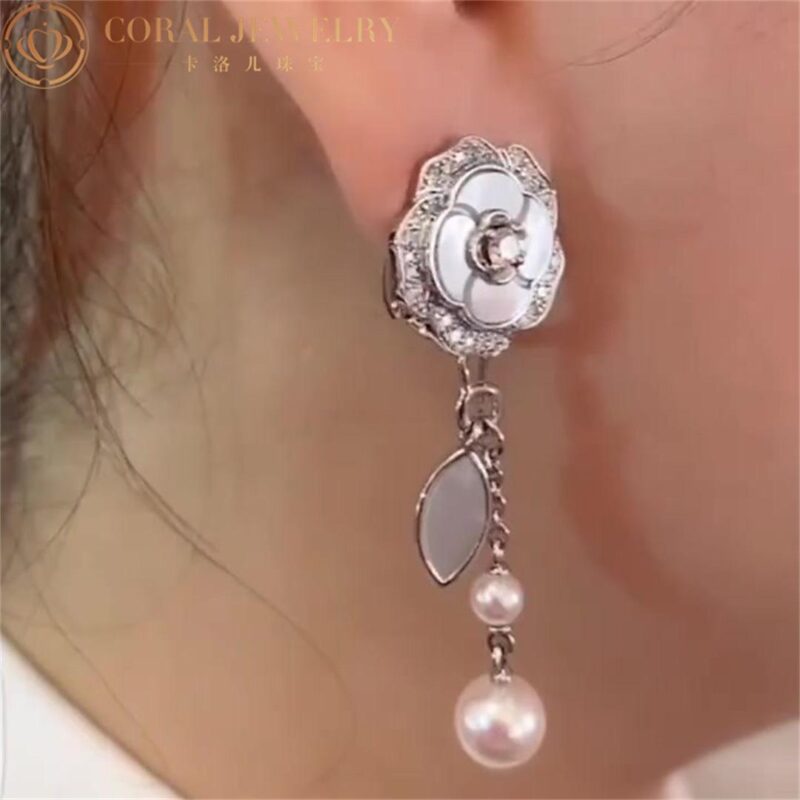 Chanel Bouton de J10826 Camélia Transformable Earrings 18k White Gold Diamonds Cultured Pearls White Mother-of-pearl 2