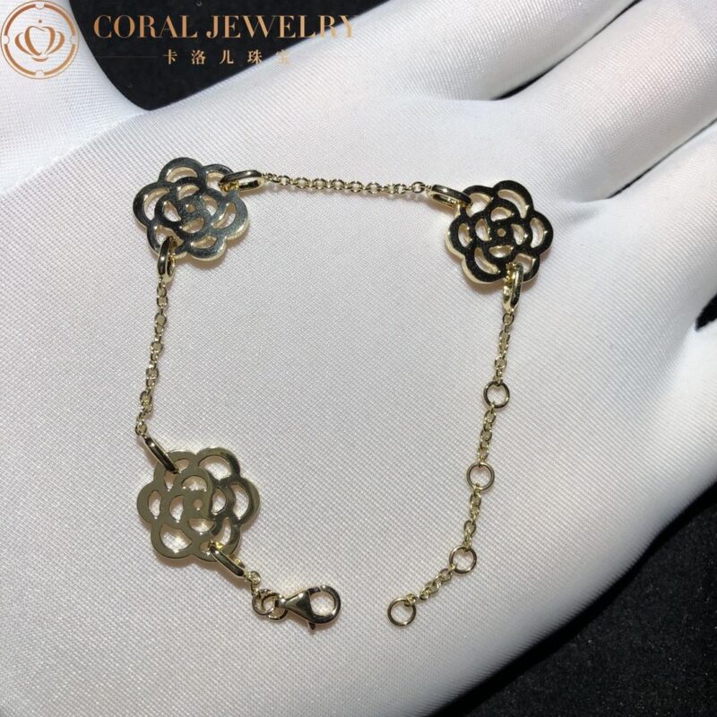 Chanel Camélias Ajourés J10577 Bracelet 18k Yellow Gold 8