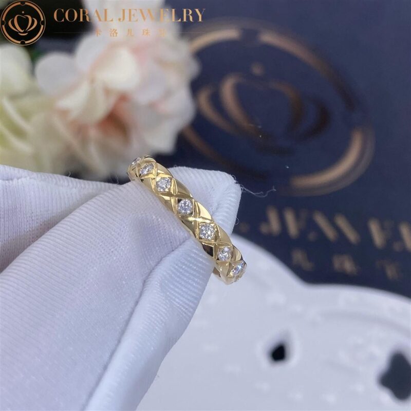 Chanel Coco Crush Ring J11786 Quilted Motif Mini Version 18k Yellow Gold Diamonds 3