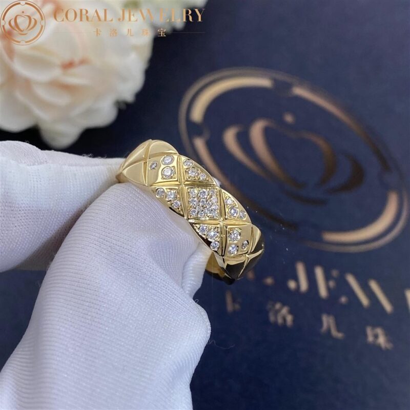 Chanel Coco Crush Ring J10864 Quilted Motif Small Version 18k Yellow Gold Diamonds 5