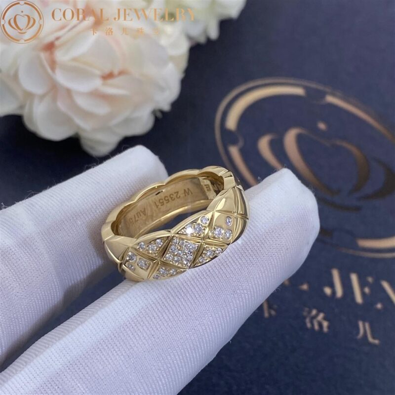 Chanel Coco Crush Ring J10864 Quilted Motif Small Version 18k Yellow Gold Diamonds 4
