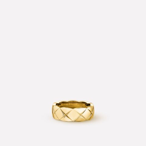 Chanel Coco Crush J10571 Ring Quilted Motif Small Version 18k Yellow Gold 1