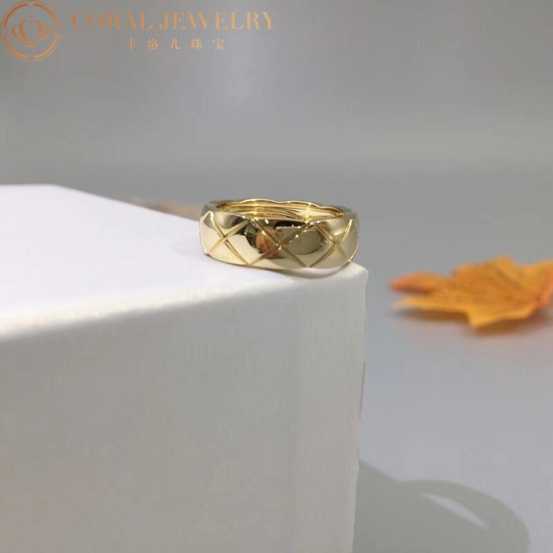 Chanel Coco Crush J10571 Ring Quilted Motif Small Version 18k Yellow Gold 3