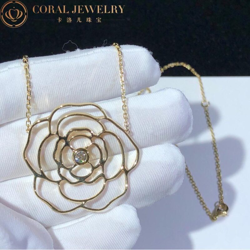 Chanel Pétales de Camélia J11668 Necklace 18k Yellow Gold Diamonds 3