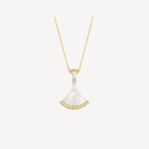 Bulgari 356452 Divas’ Dream Necklace Yellow Gold Mother-of-pearl and Diamonds 1