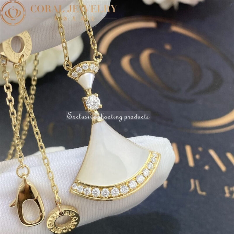 Bulgari 356452 Divas’ Dream Necklace Yellow Gold Mother-of-pearl and Diamonds 3