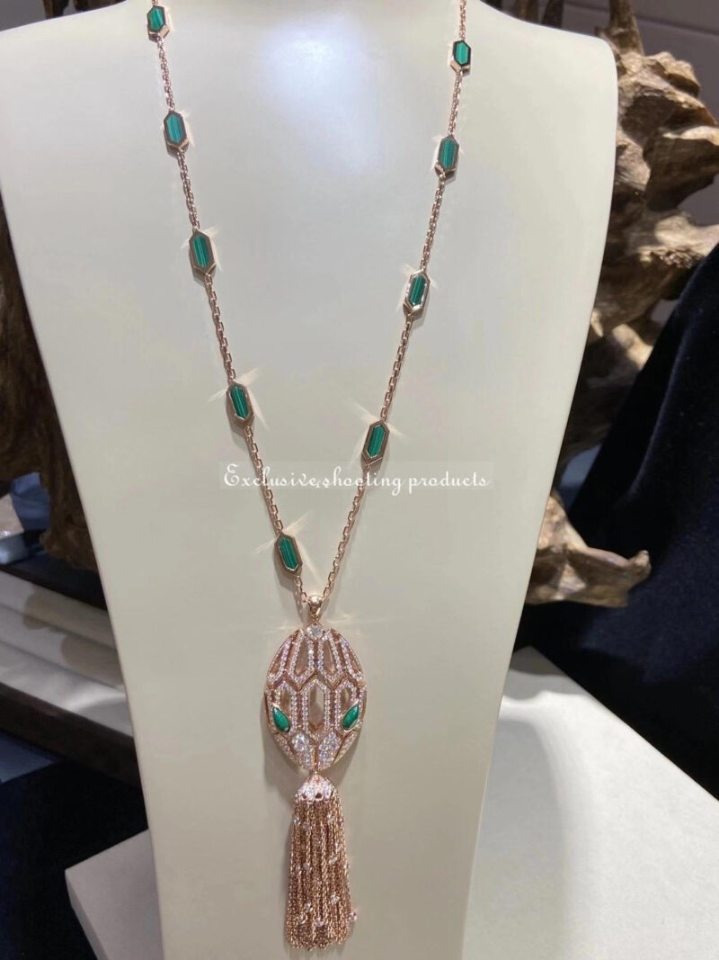 Bulgari Serpenti 354101-RG 18 kt rose gold necklace with tassel set with a diamond pavé diamonds and malachite eyes 4