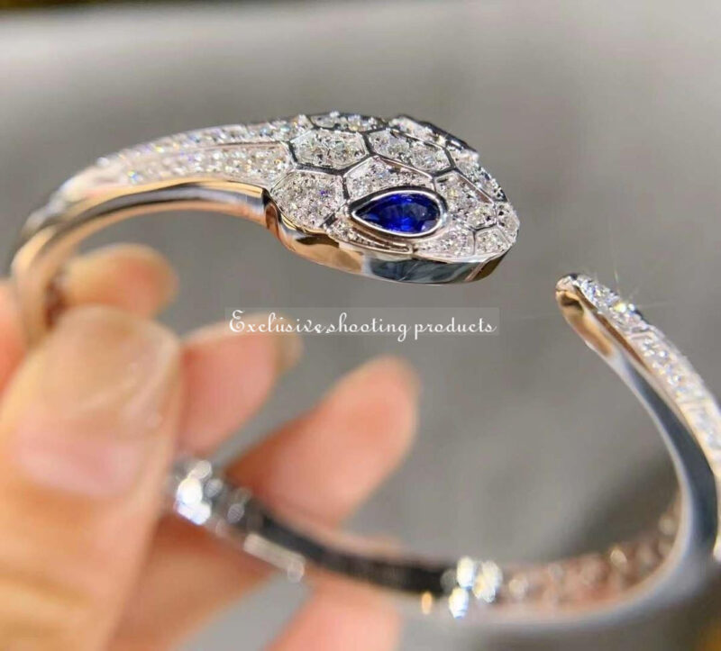 Bulgari Serpenti 354098 bangle bracelet in 18 kt white gold set with blue sapphire eyes and pavé diamonds 6