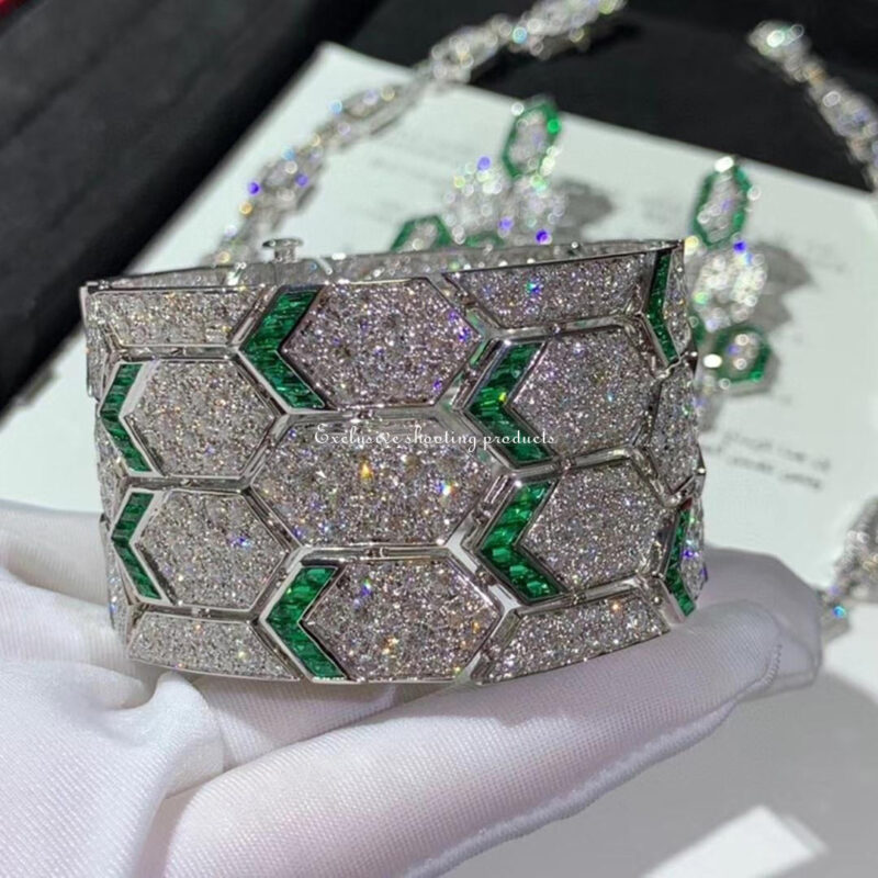 Bulgari Serpenti 353848 bracelet 18kt white gold with emeralds and pavé diamonds 19