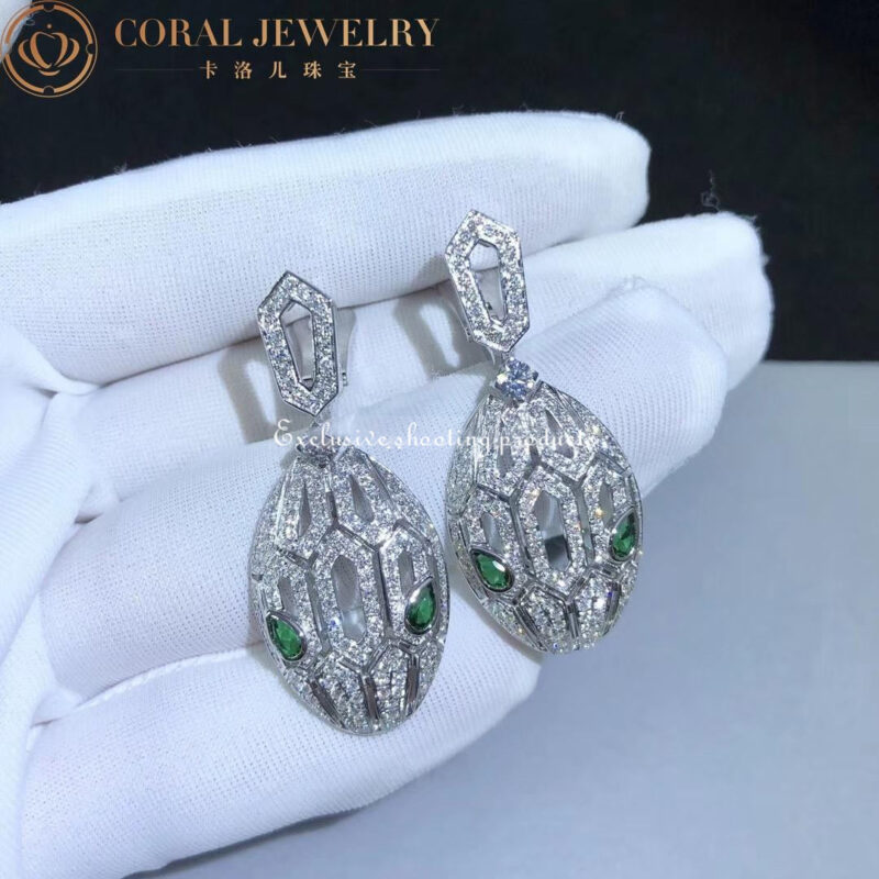 Bulgari Serpenti 352756 earrings in 18 kt white gold set with emerald eyes and full pavé diamonds 5