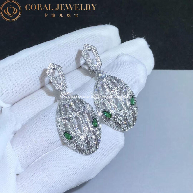 Bulgari Serpenti 352756 earrings in 18 kt white gold set with emerald eyes and full pavé diamonds 3