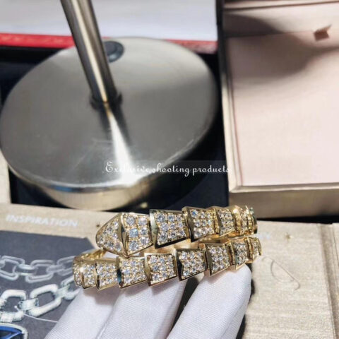 Bulgari 345215-RG-1 Serpenti Viper one-coil bracelet in 18 kt yellow gold set with full pavé diamonds bracelet 7