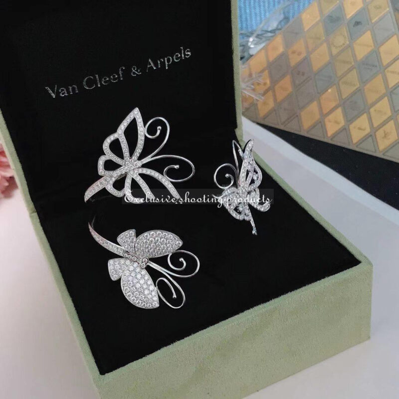 Van Cleef & Arpels Bracelet Flying Butterfly Hinged Bangle Cuff Bracelet Set in 18K White Gold Bracelet 10