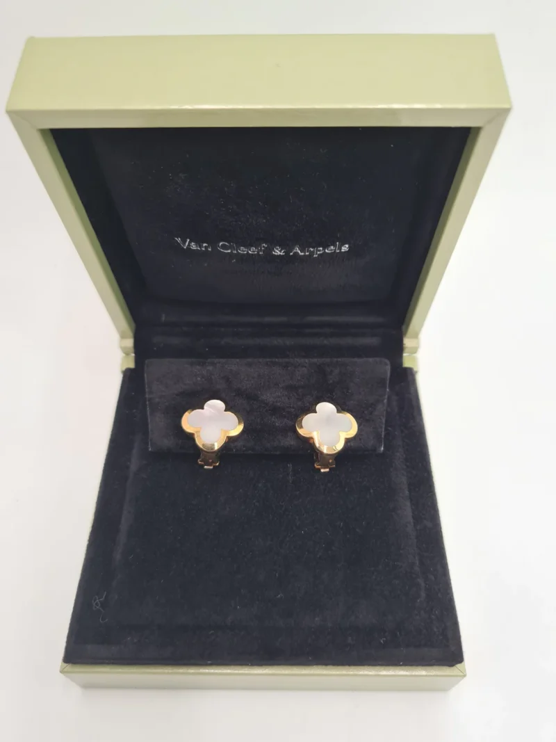Van Cleef & Arpels VCARA38800 Pure Alhambra earstuds 18K yellow gold Mother-of-pearl Earrings 4