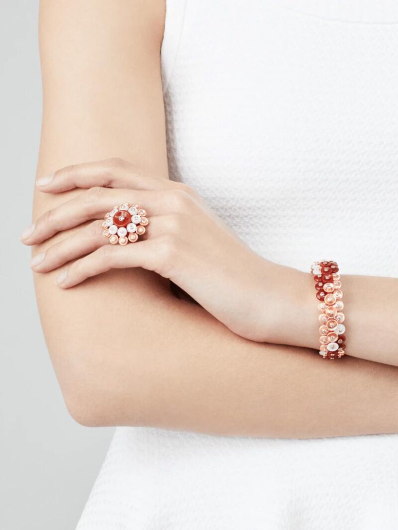 Van Cleef & Arpels VCARP09I00 Bouton d’or bracelet Rose gold Carnelian Diamond Mother-of-pearl bracelet 6