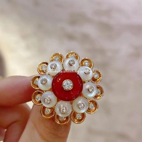 Van Cleef & Arpels VCARO9MV00 Bouton d’or ring Rose gold Carnelian Diamond Mother-of-pearl ring 1