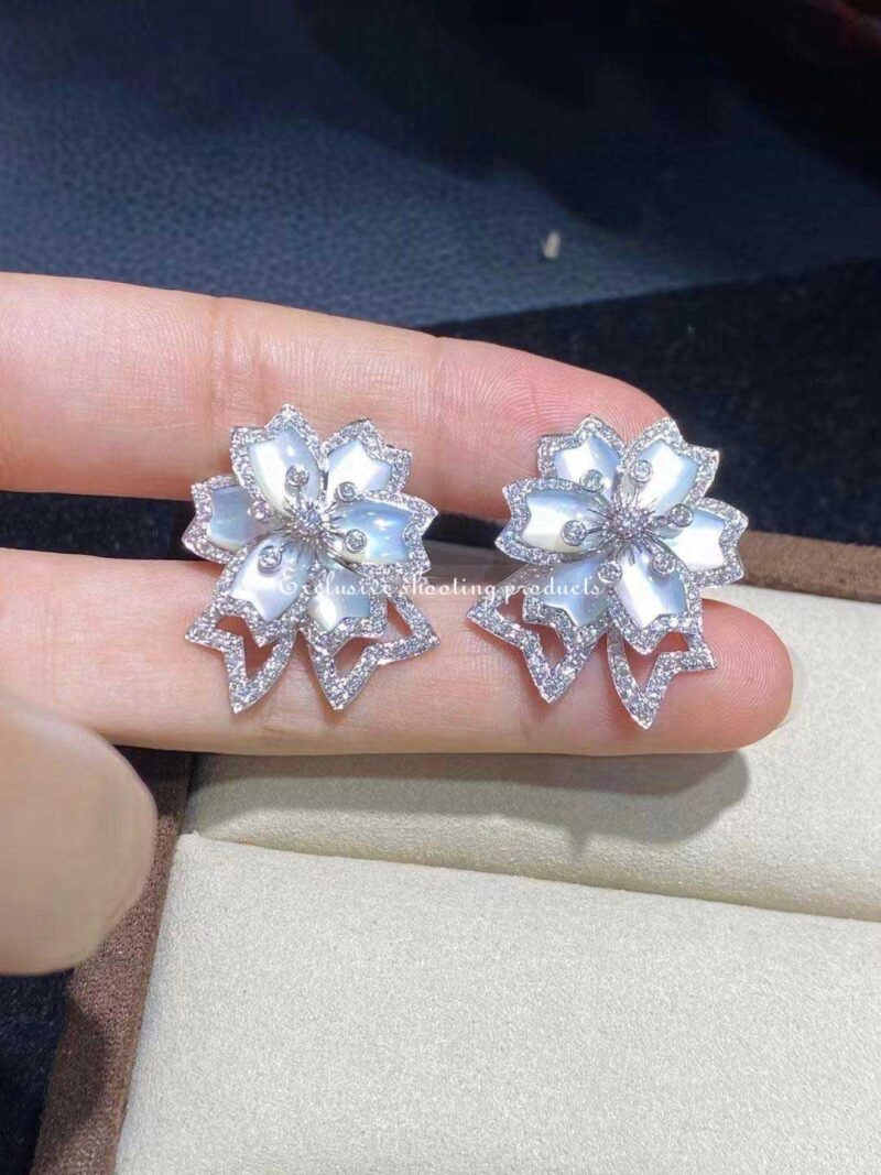 Van Cleef & Arpels VCARP7EQ00 Hellébore Earrings White Gold Diamond Mother-of-pearl Earrings 5