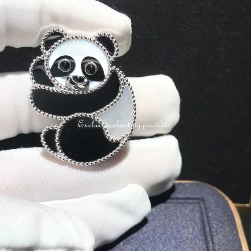 Van VCARP5LI00 Cleef & Arpels Lucky Animals Panda clip White gold Mother-of-pearl Onyx clip 4