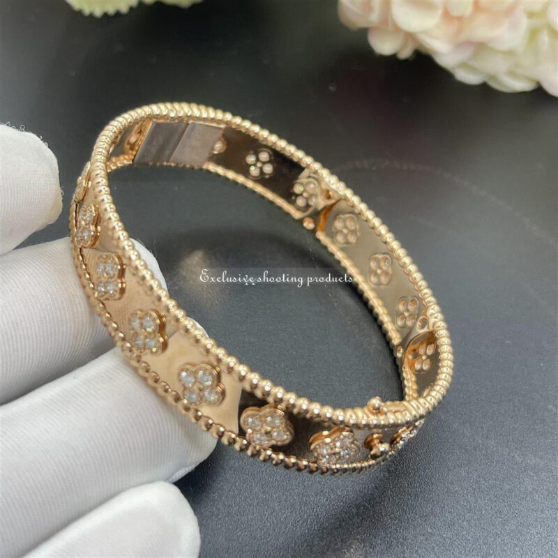 Van Cleef & Arpels VCARO25N00 Perlée clovers bracelet Rose gold Diamond 9