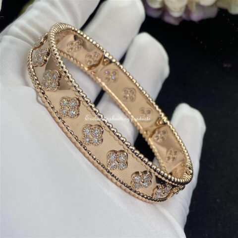 Van Cleef & Arpels VCARO25N00 Perlée clovers bracelet Rose gold Diamond 13