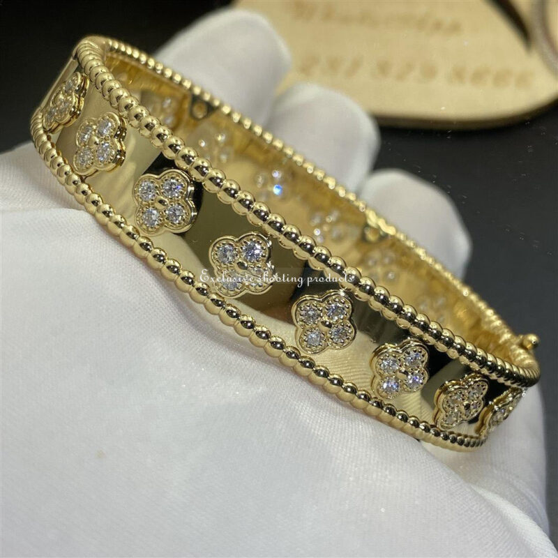 Van Cleef & Arpels VCARO56300 Perlée clovers bracelet Yellow gold Diamond 16