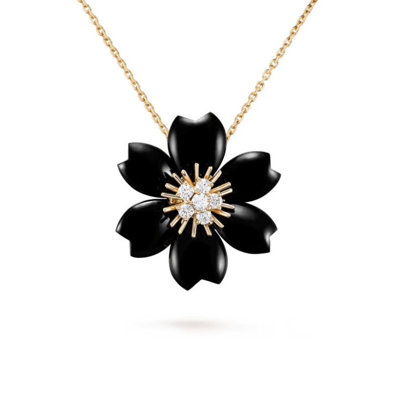 Van Cleef & Arpels VCARO9B100 Rose de Noël clip pendant small model Yellow gold Diamond Onyx pendant 1