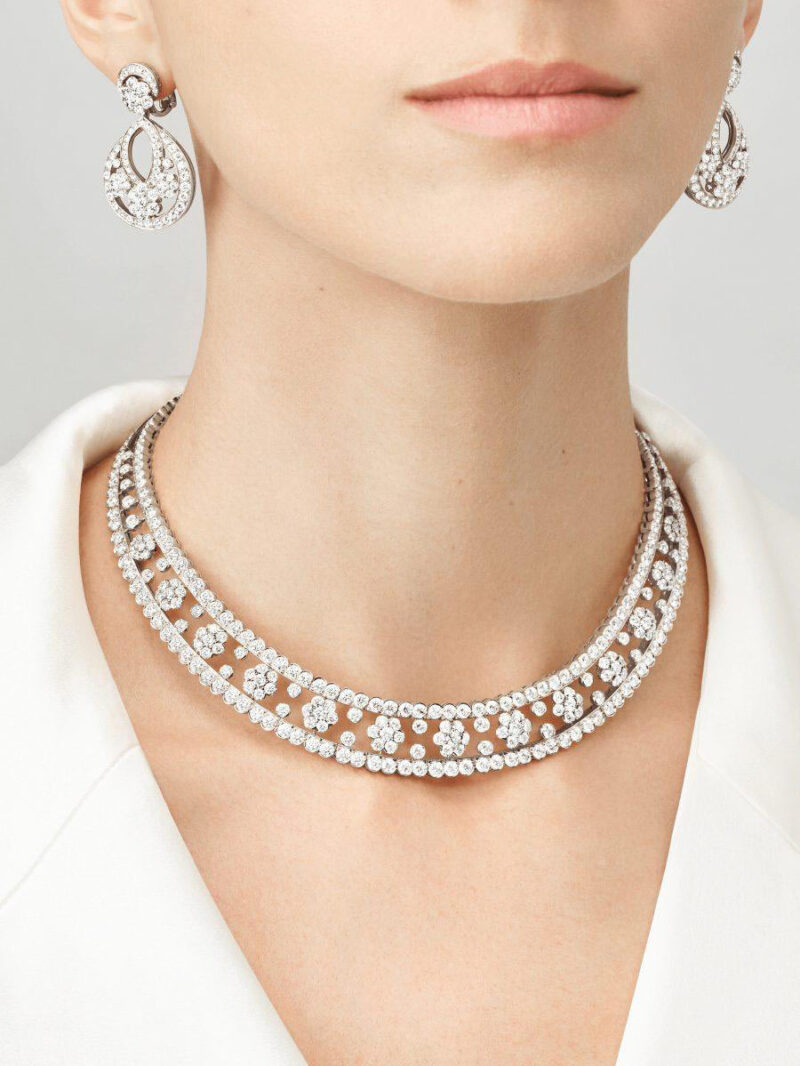 Van Cleef & Arpels VCARO3RI00 Snowflake Necklace Platinum Diamond Necklace 14