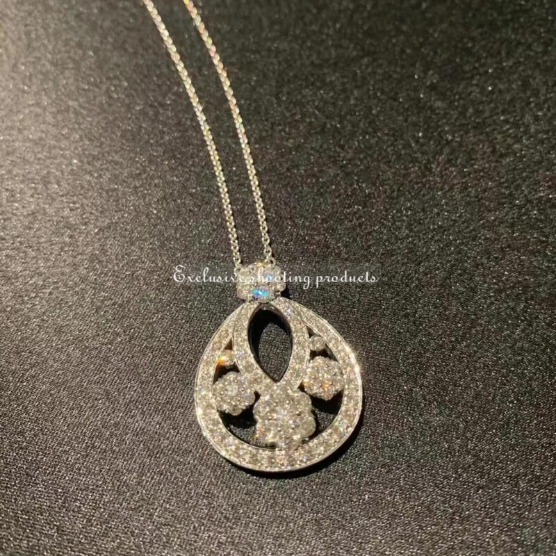 Van Cleef & Arpels VCARO9TK00 Snowflake pendant small model Yellow gold Diamond Necklace 4