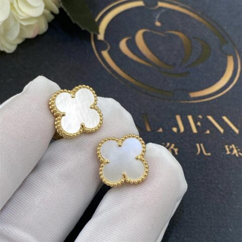 Van Cleef & Arpels VCARA44100 Vintage Alhambra Earrings Yellow gold Mother-of-pearl Earrings 9
