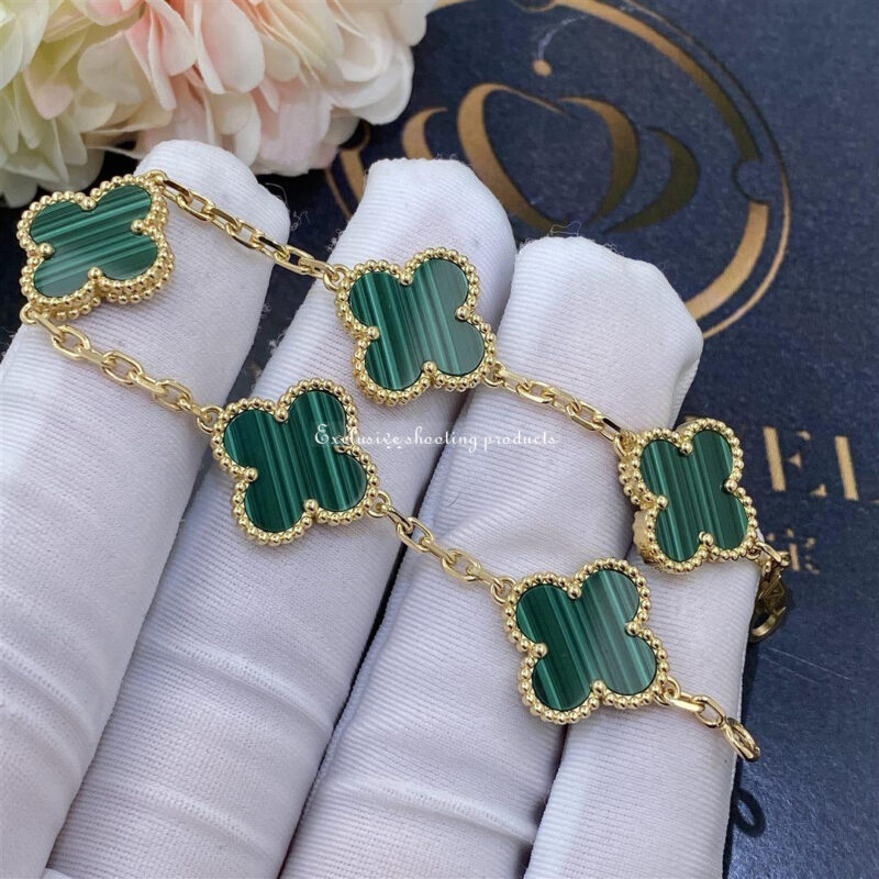 Van Cleef & Arpels VCARL80900 Vintage Alhambra bracelet 5 motifs Yellow gold Malachite bracelet 5