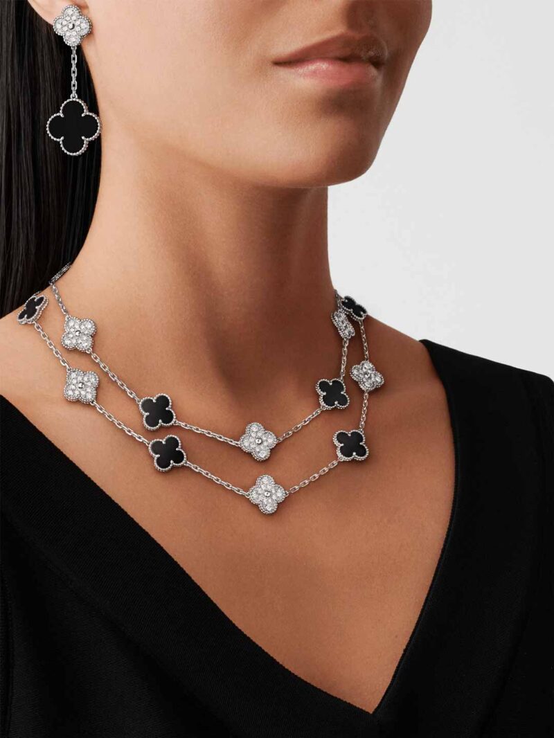 Van Cleef & Arpels VCARP2R800 Vintage Alhambra long necklace 20 motifs White gold Diamond Onyx necklace 12