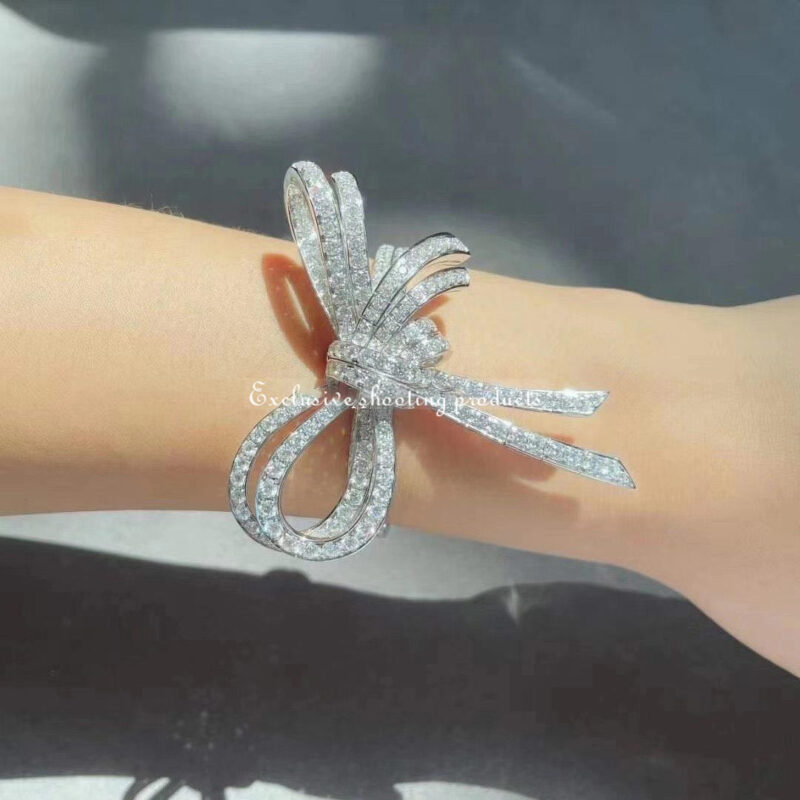 Van Cleef & Arpels Couture Noeud diamond bracelet white gold bracelet 5