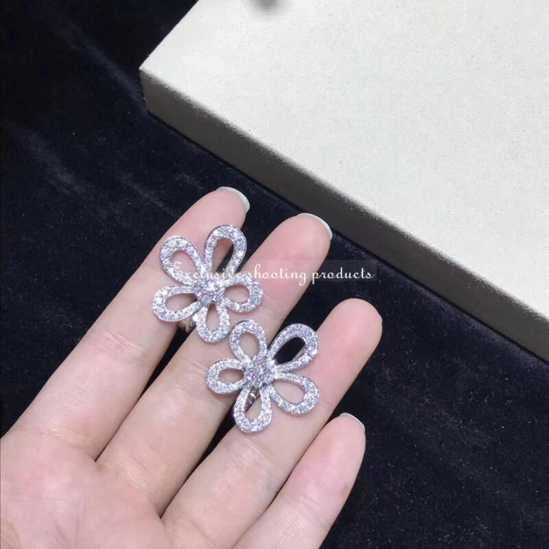 Van Cleef & Arpels VCARP05100 Flowerlace earrings White gold Diamond earrings 4