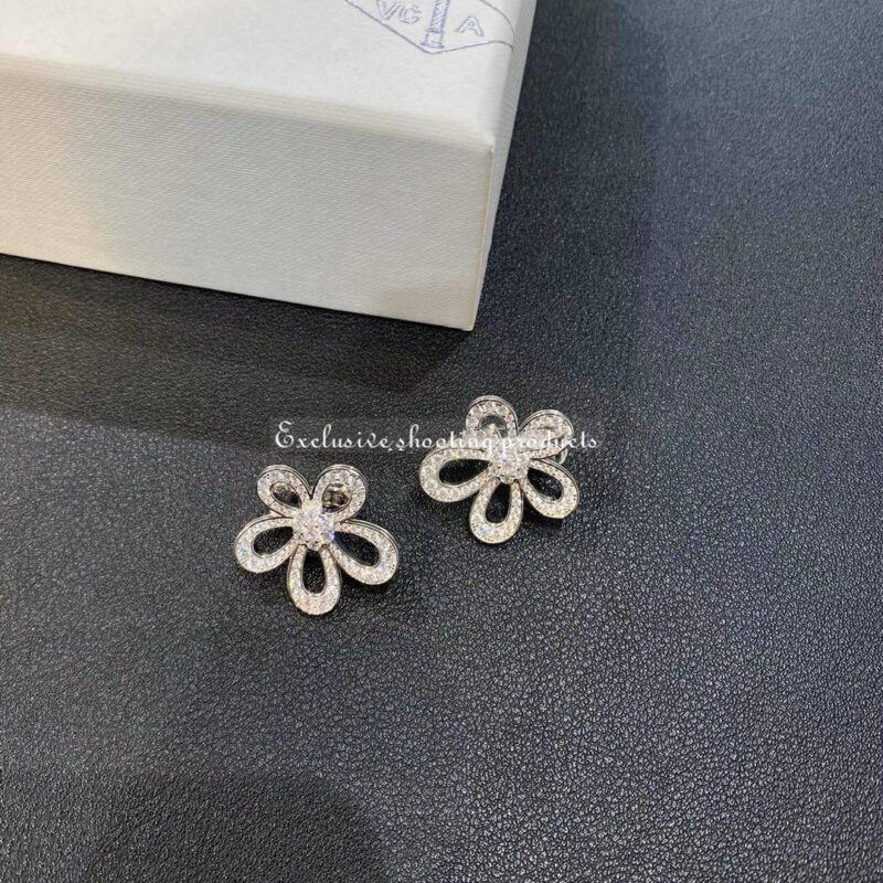 Van Cleef & Arpels VCARP05100 Flowerlace earrings White gold Diamond earrings 2