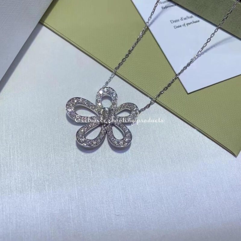 Van Cleef & Arpels Flowerlace pendant VCARP05200 White gold Diamond Necklace 5