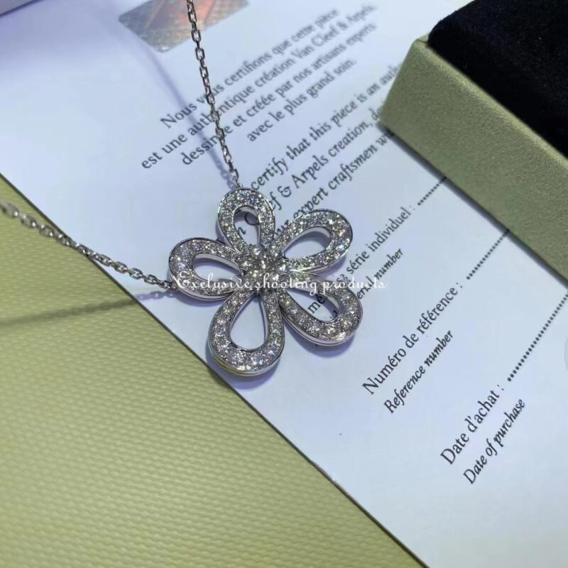 Van Cleef & Arpels Flowerlace pendant VCARP05200 White gold Diamond Necklace 4