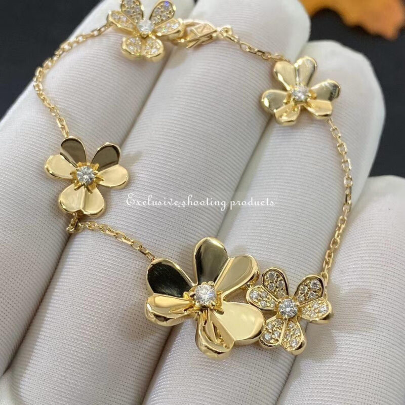 Van Cleef & Arpels VCARP3W400 Frivole bracelet 5 flowers Yellow gold Diamond bracelet 2