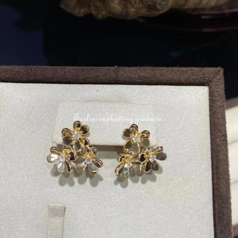 Van Cleef & Arpels VCARP2DV00 Frivole earrings 3 flowers mini model Yellow gold Diamond earrings 9